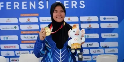 Alya Maulida Sabet Emas