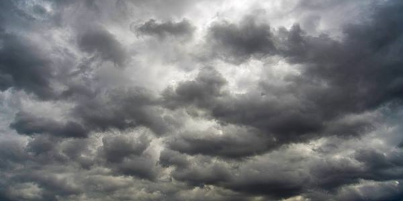 Langit berawan di Makassar pada 7 Juli 2025 sesuai prakiraan cuaca harian BMKG