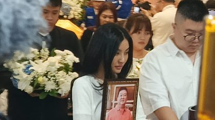 Sarwendah menjalankan ritual Linwuk