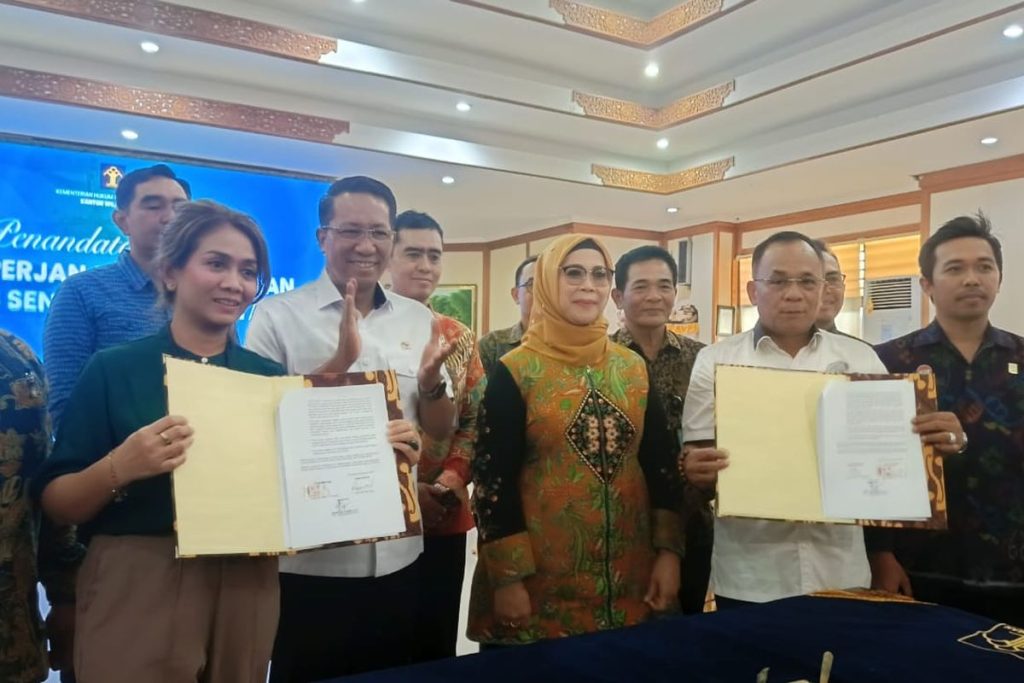 Direktur Mie Gacoan Bali bersama perwakilan SELMI saat menyelesaikan pembayaran royalti musik senilai Rp 2,2 miliar