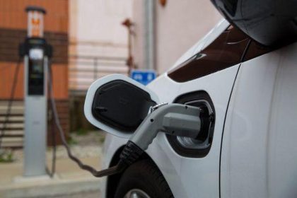 bahaya impor mobil listrik