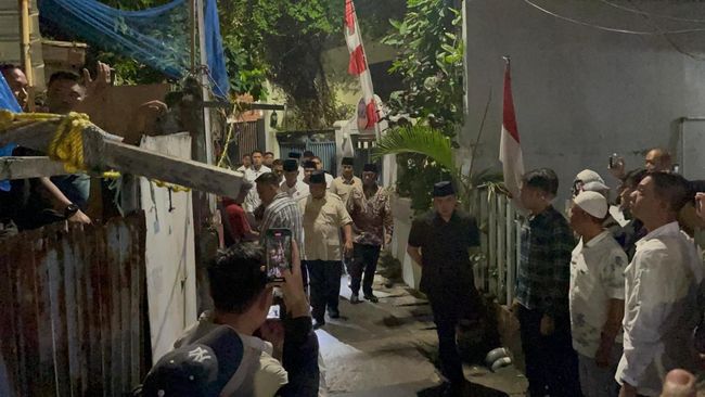 Presiden Prabowo Subianto mendatangi rumah duka Affan Kurniawan di Jalan Blora, Jakarta Pusat. Dalam kunjungannya, Prabowo jamin keluarga Affan mendapat perhatian dan kehidupan yang terjamin.
