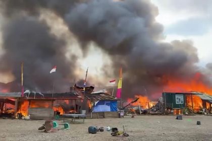Foto kebakaran Luwu Timur di Sorowako yang menghanguskan puluhan rumah warga.