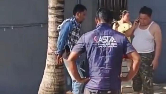 Pencuri tabung gas Palopo diikat warga di pohon kelapa setelah kepergok mencuri elpiji 3 kg