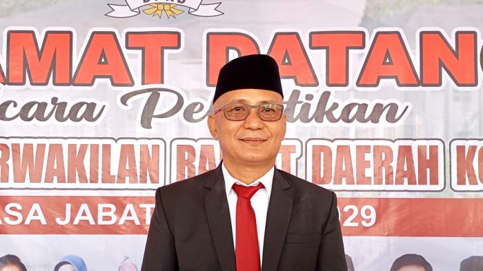 Ketua DPRD Kota Palopo Darwis saat menanggapi penurunan tunjangan DPRD Palopo akibat turunnya klaster keuangan daerah.