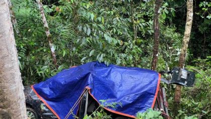 Kecelakaan mobil Palopo-Toraja di Kilometer 30 Battang Barat, Toyota Innova terjun ke jurang namun penumpang selamat.