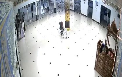 Pria tampar santri Palopo di dalam masjid Pondok Pesantren Putra