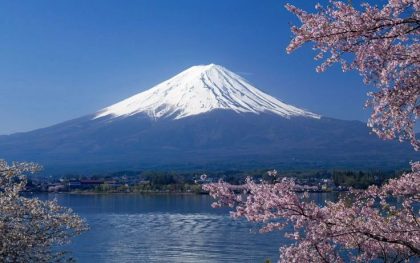 Perjalanan China ke Jepang terganggu, Gunung Fuji tetap menjadi ikon wisata.