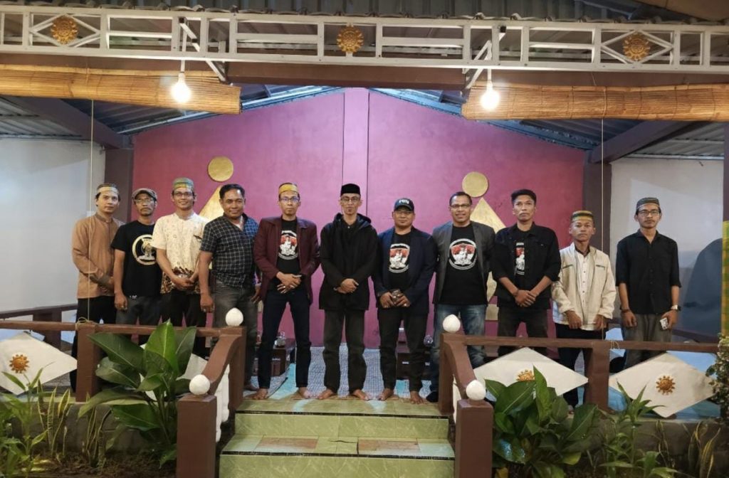 Foto bersama yang menunjukkan Peran LBH NVNJ dalam audiensi dengan Putra Mahkota Gowa.